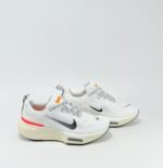 Nike Zoom Flyknit Invincible 4 - Image 2
